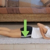 Utföra yoga cobra pose