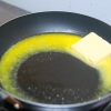 Göra ägg benedictus