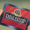 Förbereder hundmat