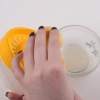 Exfoliera benen med socker