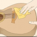 Att bestämma åldern och värdet på en gitarr