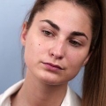 Att hitta den perfekta nyansen av concealer eller foundation