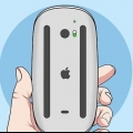 Laddar en apple-mus