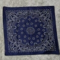 Knyter en bandana