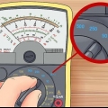 Läser en multimeter