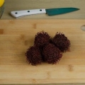 Äter en rambutan