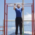Gör pull ups för nybörjare