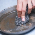 Ta bort rost från en gjutjärnspanna