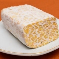 Förbereder tempeh