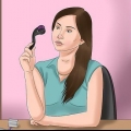 Använda en microneedling-enhet hemma