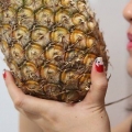 Ta reda på om en ananas är mogen