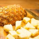 Frys in ananas