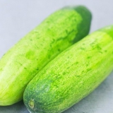Betning av pickles med dill