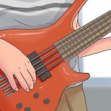 Spela basgitarr
