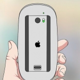 Byte av batterier på en apple magic mouse