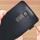 Ta bort batteriet från en lg g2