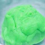 Gör torr play doh slät igen