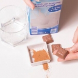 Göra en chokladmilkshake
