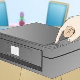 Skanna ett dokument trådlöst till din pc med en hp deskjet 5525