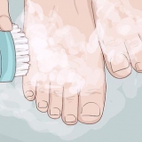 Använda en exfolierande fotpeeling