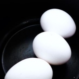 Att göra ett hårdkokt ägg