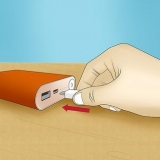 Laddar en powerbank