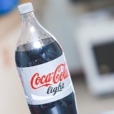 Att göra en raket med dietcola och mentos