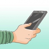 Ringa ett telefonsamtal med en pojke