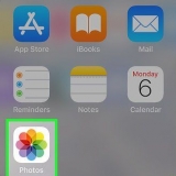 Lägg till foton i ditt galleri på en iphone