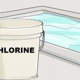 Ta bort och förhindra grönalger från en pool