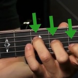 Lär dig spela f-ackordet på din gitarr