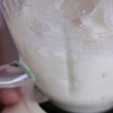 Göra glass med mjölk i en mixer