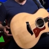 Lär dig att hålla din gitarr ordentligt