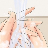 Ta din näspiercing in och ut