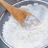 Göra majskakor
