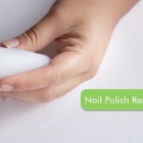 Hur man tar bort nagellack från akrylnaglar utan att de faller av