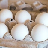 Färga påskägg
