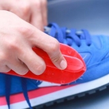 Rengör illaluktande sneakers