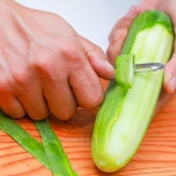 Gör tzatziki