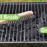 Stek fisk på en grill