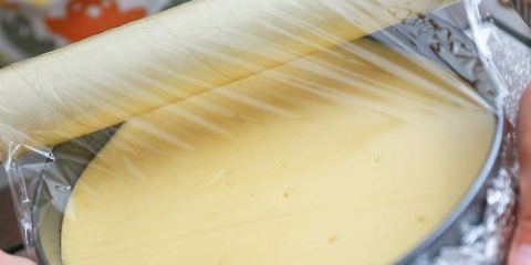 Ta bort cheesecaken från en springform