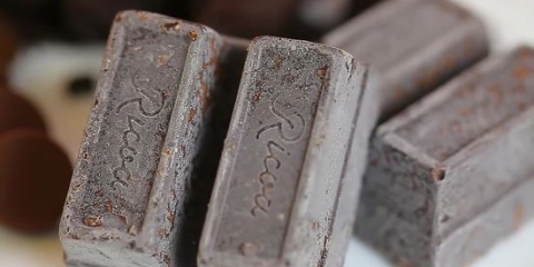 Smält choklad för doppning