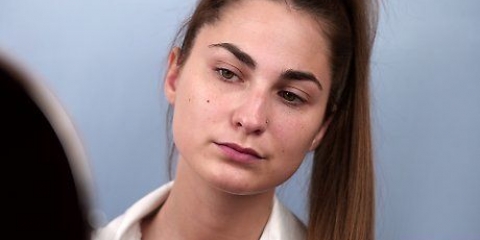 Att hitta den perfekta nyansen av concealer eller foundation