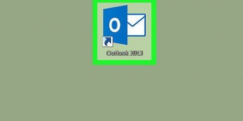 Hitta smtp-servern i outlook på en pc eller mac