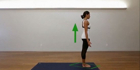 Utför yoga warrior pose