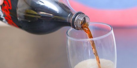 Att göra en cola float
