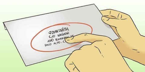 Adressera ett kuvert med någon annans adress