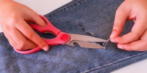 Hur man fixar ett slitna jeans