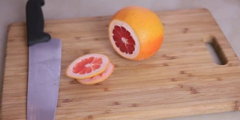 Skär en grapefrukt