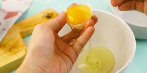 Att göra en hårmask med ägg och olivolja